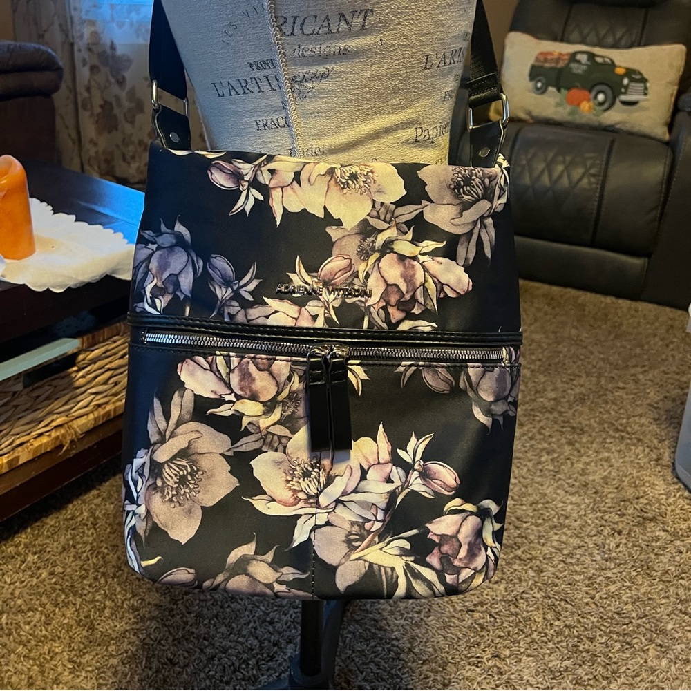 Beautiful black & floral crossbody style Adrienne Vittadini purse.